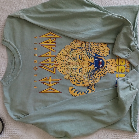 Def Leppard Tops - Def Leppard t-shirt  SM